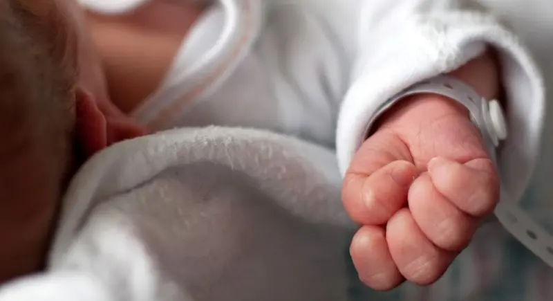 nyfødt baby på sykehuset